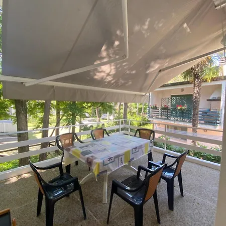 Dom wakacyjny Casa Vacanze Cecilia *
